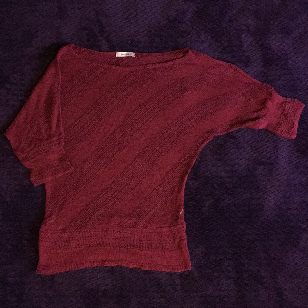 Quarter-sleeve top